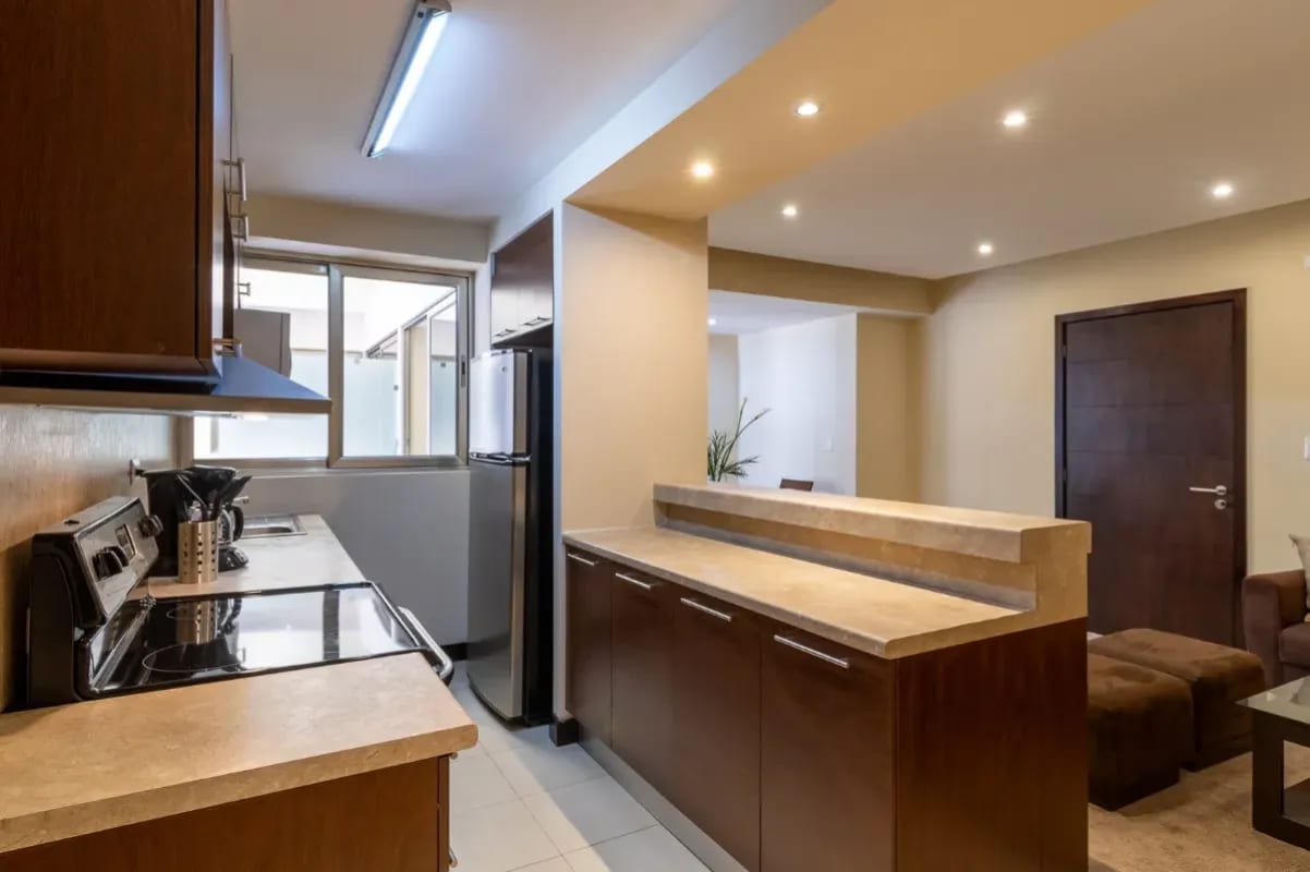 Apartamento amueblado en zona 14, excelente ubicación — Apartamento en Alquiler en Zona 14, Guatemala, Ciudad — foto 6 de 9