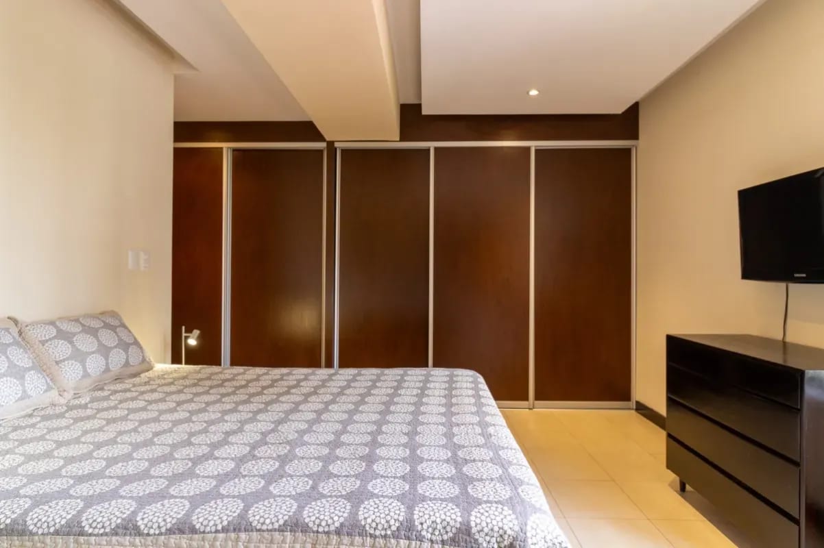Apartamento amueblado en zona 14, excelente ubicación — Apartamento en Alquiler en Zona 14, Guatemala, Ciudad — foto 3 de 9