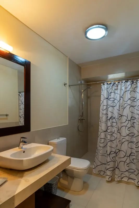 Apartamento amueblado en zona 14, excelente ubicación — Apartamento en Alquiler en Zona 14, Guatemala, Ciudad — foto 2 de 9