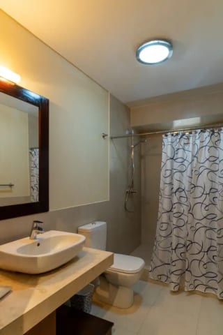 Apartamento amueblado en zona 14, excelente ubicación — Apartamento en Alquiler en Zona 14, Guatemala, Ciudad — miniatura 2 de 9