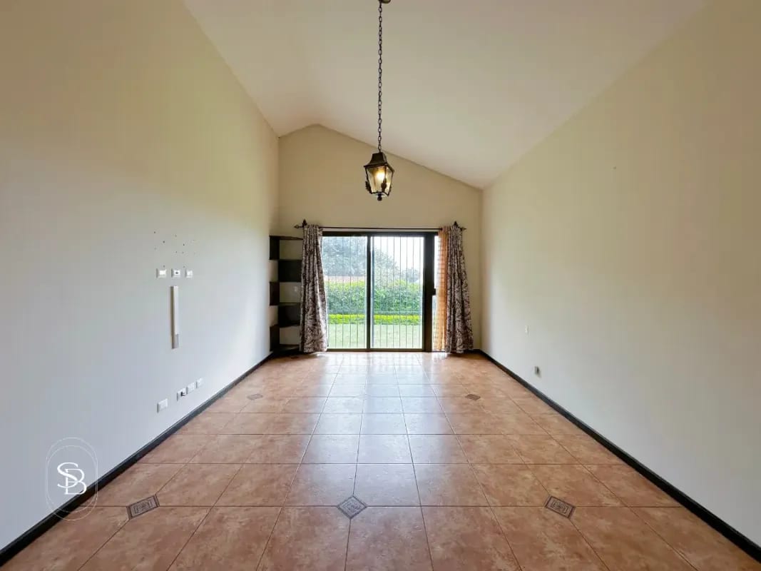 Casa en Venta - Lazos de Fraijanes, Km. 20, Fraijanes — Casa en Venta en Fraijanes, Carretera a El Salvador, Guatemala, Ciudad — foto 8 de 10