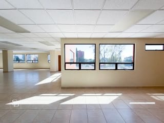 Oficina en renta – Edificio Condesa II, 23 Calle Z.13 — Oficina en Alquiler en Zona 13, Guatemala, Ciudad — miniatura 5 de 7