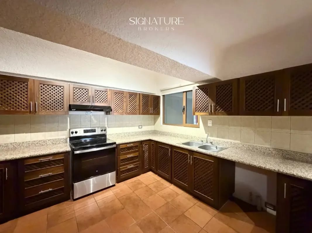 Apartamento amueblado en renta - Mediterranium, Vista Hermosa I Z.15 — Apartamento en Alquiler en Mediterranium, Zona 15, Guatemala, Ciudad — foto 10 de 10