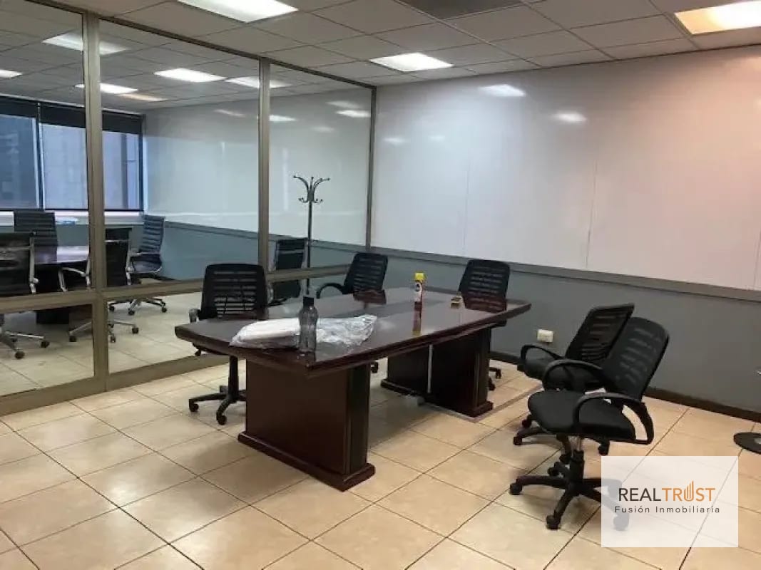 OFICINA EN VENTA EDIFICIO DUBAI CENTER ZONA 10 — Oficina en Venta en Zona 10, Guatemala, Ciudad — foto 3 de 7