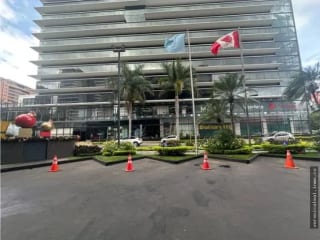 Oficina en renta z 10 frente a Design Center y frente a Oakland Mal — Oficina en Alquiler en Zona 10, Guatemala, Ciudad — miniatura 2 de 17