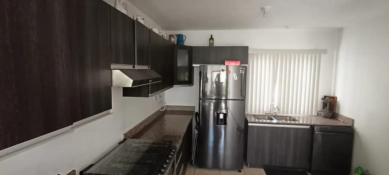 CASA EN VENTA CONDOMINIO VISTAS DE SAN ISIDRO ZONA 16 — Casa en Venta en Zona 16, Guatemala, Ciudad — foto 3 de 5