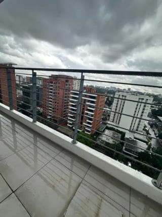 PENTHOUSE EN VENTA ZONA 14 EN EL EDIFICIO TORRE 14 — Apartamento en Venta en Torre 14, Zona 14, Guatemala, Ciudad — miniatura 1 de 17