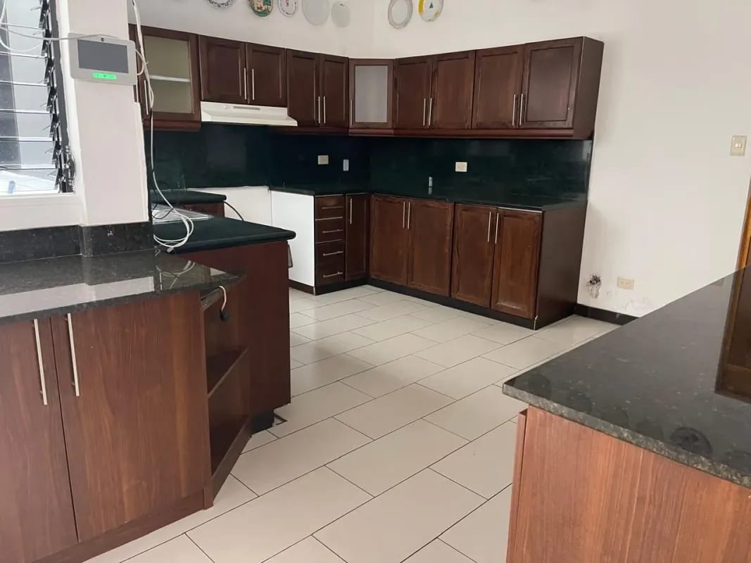 CASA EN VENTA O RENTA EN ZONA 14 EN SECTOR LA VILLA — Casa en Venta en Zona 10, Guatemala, Ciudad — foto 6 de 17