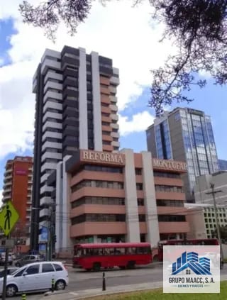 VENDO OFICINA EDIFICIO REFORMA MONTUFAR — Oficina en Venta en Zona 10, Guatemala, Ciudad — miniatura 1 de 10