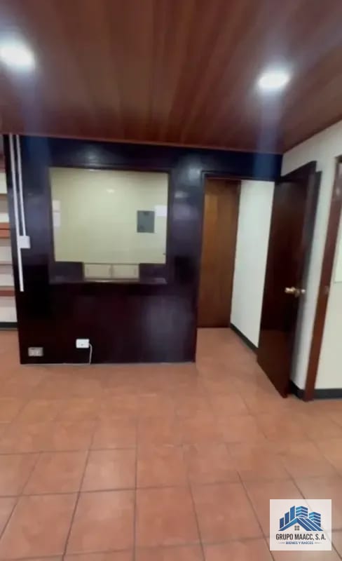 VENDO OFICINA EDIFICIO REFORMA MONTUFAR — Oficina en Venta en Zona 10, Guatemala, Ciudad — foto 3 de 10