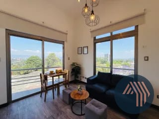 ALQUILER DE APARTAMENTO TIPO LOFT AMUEBLADO - ADAMANT, ZONA 15 — Apartamento en Alquiler en Adamant, Zona 15, Guatemala, Ciudad — miniatura 3 de 9