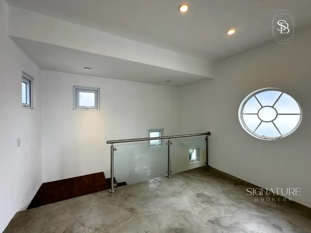 Local en Renta para Showroom- Plaza Via Fontana Z.14 — Local en Alquiler en Zona 14, Guatemala, Ciudad — foto 4 de 8