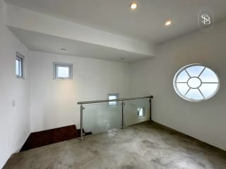 Local en Renta para Showroom- Plaza Via Fontana Z.14 — Local en Alquiler en Zona 14, Guatemala, Ciudad — miniatura 4 de 8