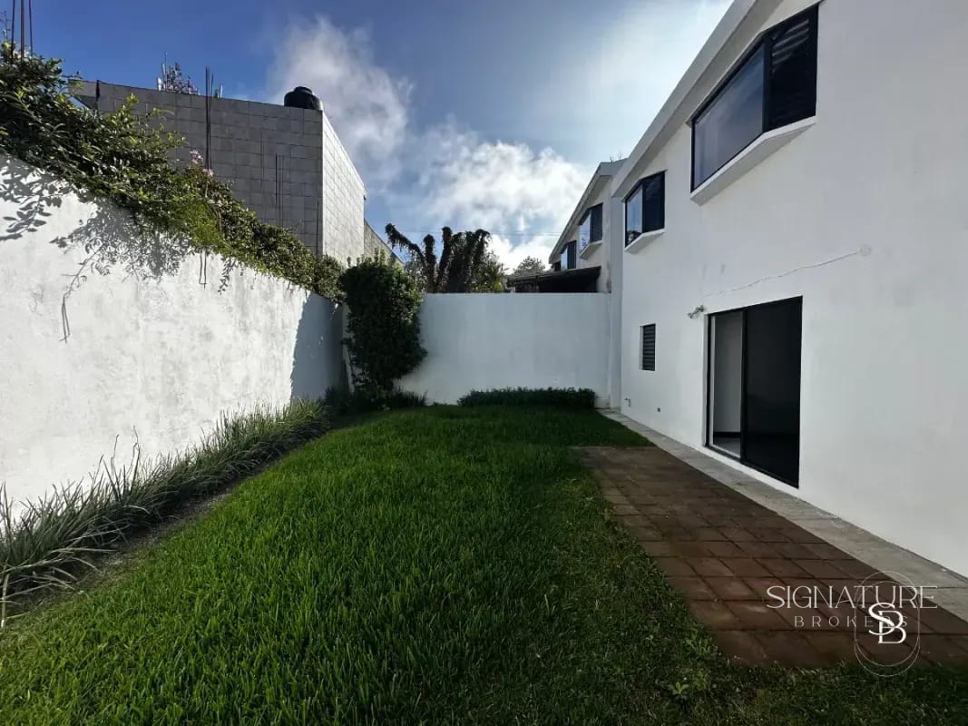 Casa en Venta – La Ensenada, Muxbal (Km 10.5 CAES) — Casa en Venta en Carretera a El Salvador, Guatemala, Ciudad — foto 2 de 10