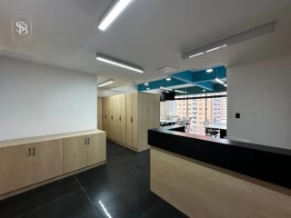 Oficina en renta – Edificio 01010 Z.10 — Oficina en Alquiler en Edificio 01010 (Cero Diez Diez), Zona 10, Guatemala, Ciudad — miniatura 5 de 9